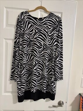 Black and White Zebra Print Long Sleeve Tunic
